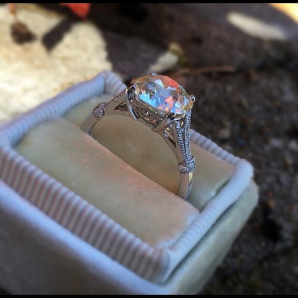 Beautiful Fancy Ring - Picture 3 of 8